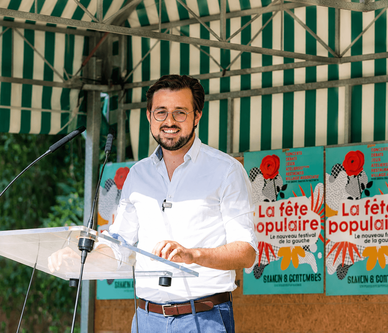 Philippe Brun échange avec des habitants